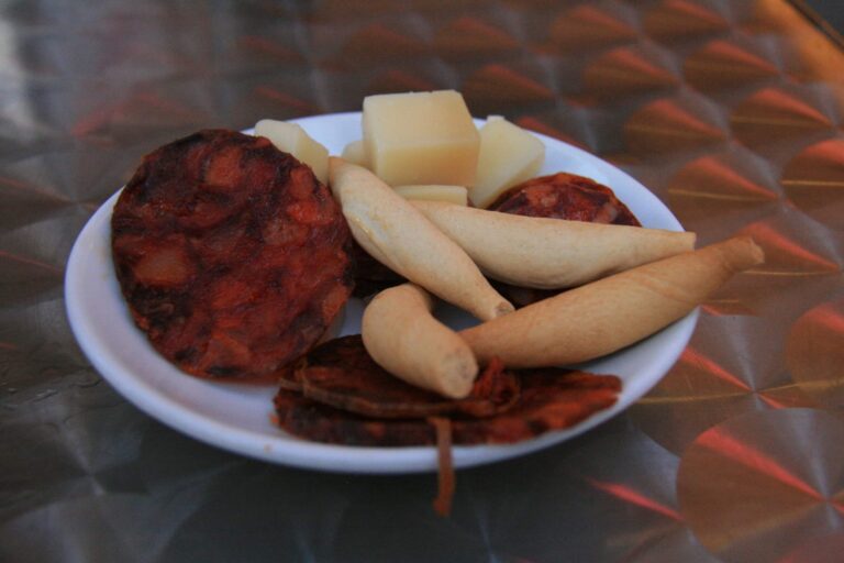 Maridajes para curiosos: chorizo y salchichón ibérico con vinos de Jerez