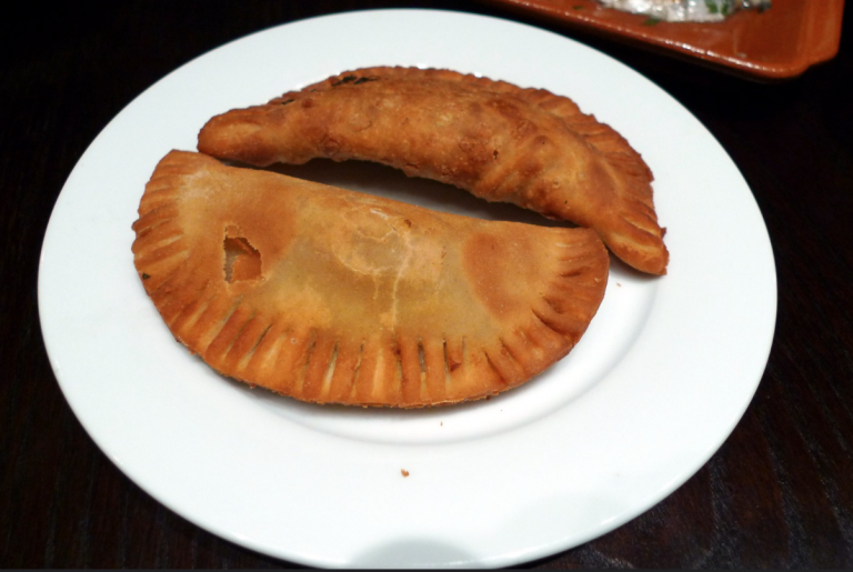 Receta de empanadillas de setas y jamón ibérico Montesierra al horno